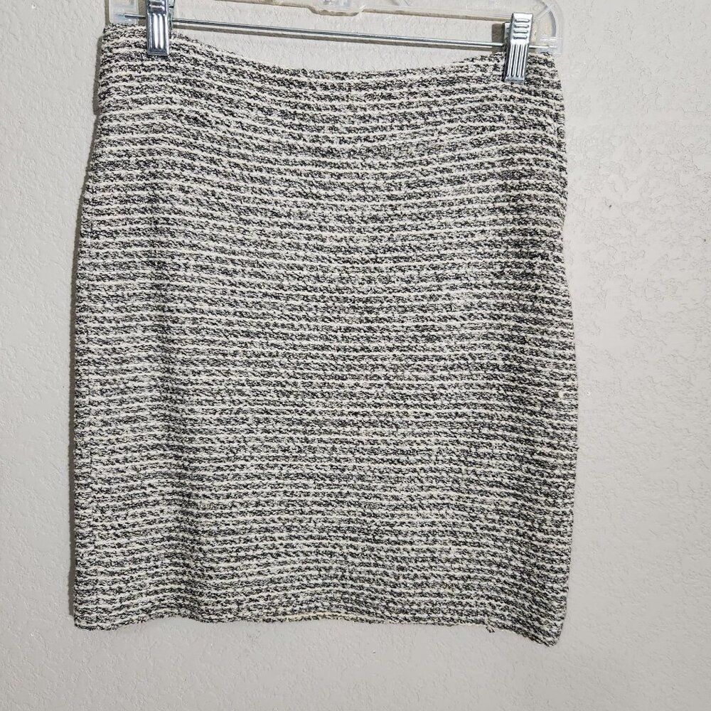 Banana Republic Tweed Pencil Skirt Womens Petite 2P Black White Striped Italian